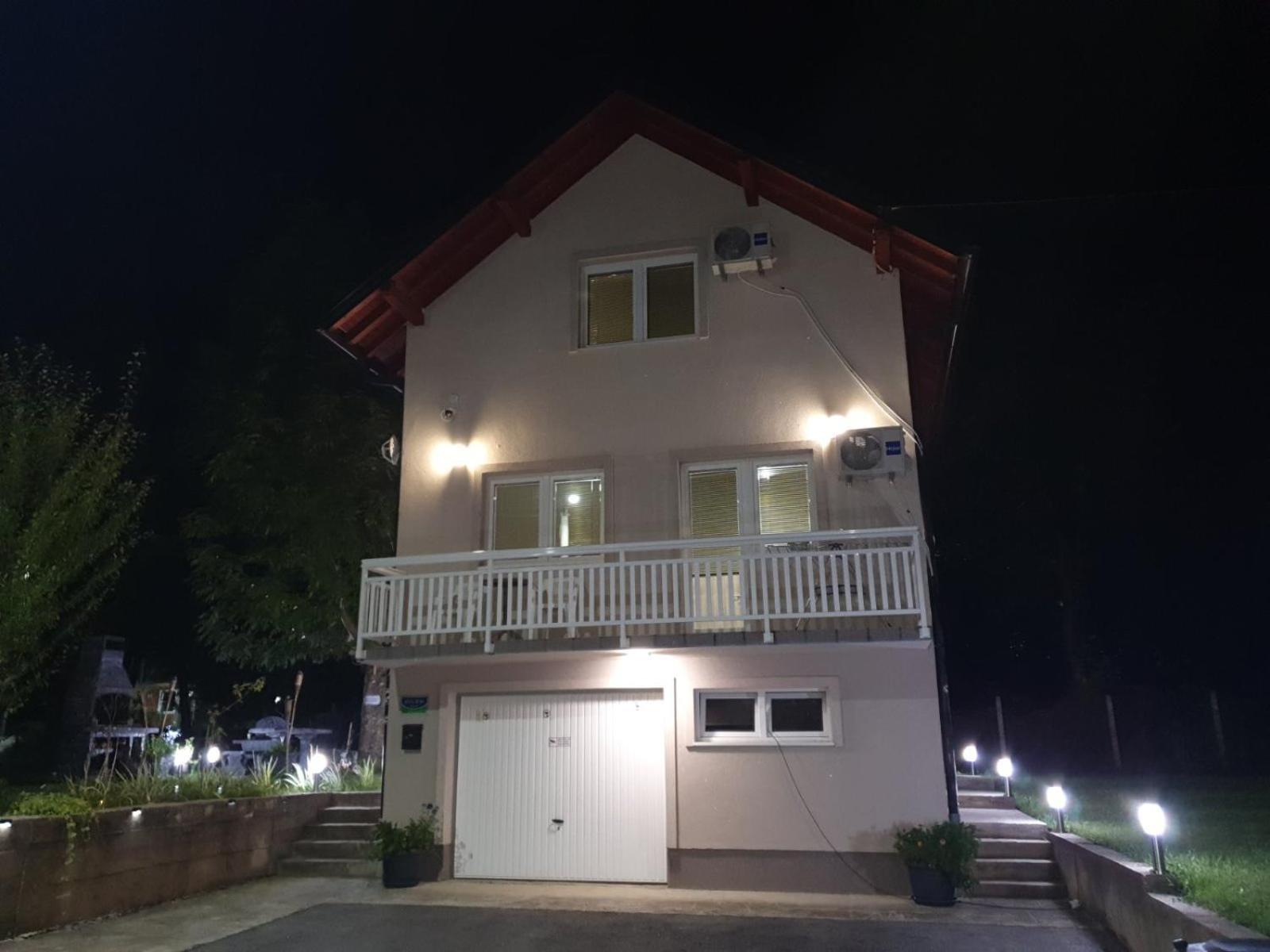 House Apartment Azra 사라예보 외부 사진